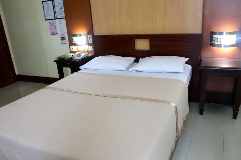 New Winston Hotel