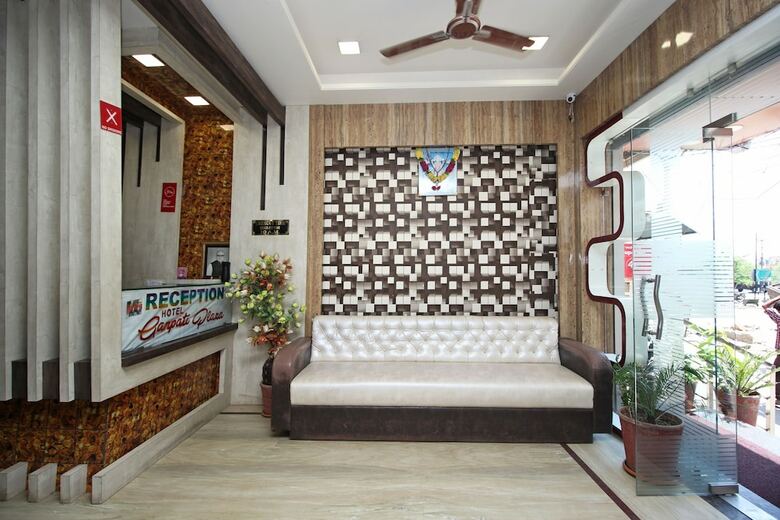 Oyo 4816 Hotel Ganpati Plaza