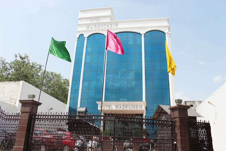 Oyo 1493 Hotel Madhushrie