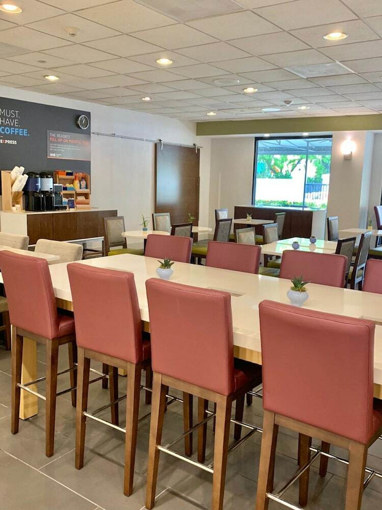 Hotel Holiday Inn Express & Suites Miami - Hialeah