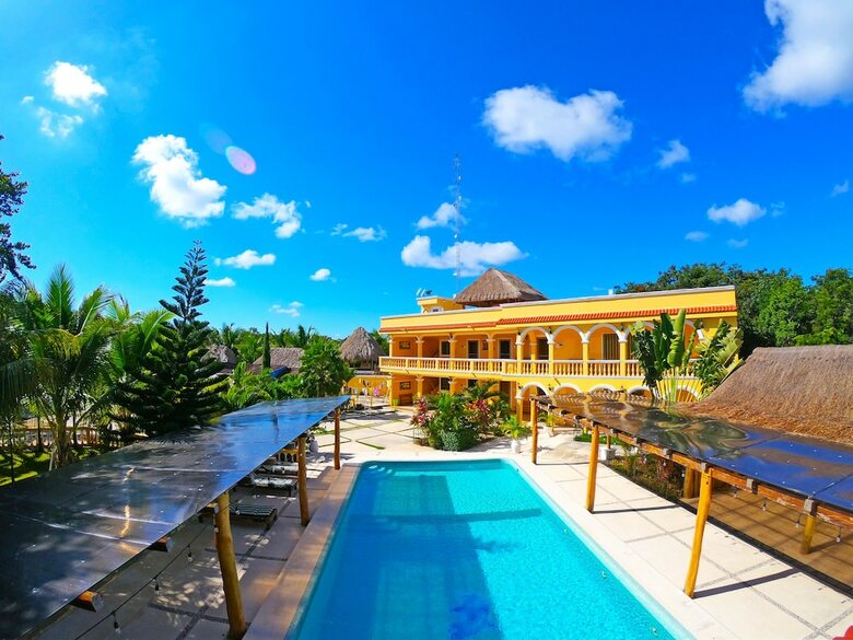 Hotel & Hacienda Scarlette