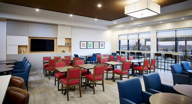 Hotel Holiday Inn Express And Suites Brantford