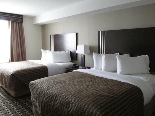 Hotel Sigma Inn & Suites