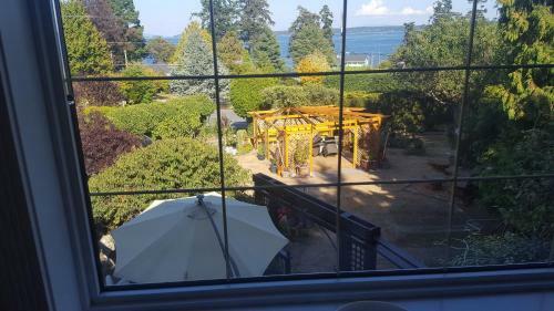 Bed & Breakfast By The Sea Bnb, Sidney Victoria Bc