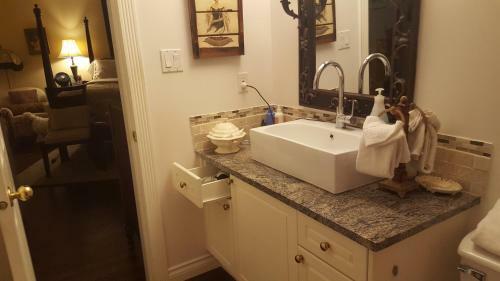 Bed & Breakfast By The Sea Bnb, Sidney Victoria Bc