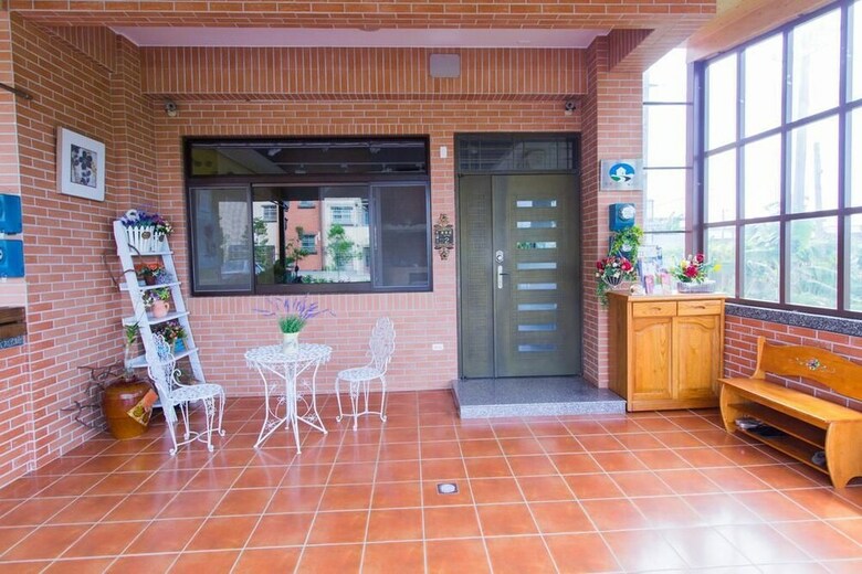 Hotel Flower Bed And Breakfast