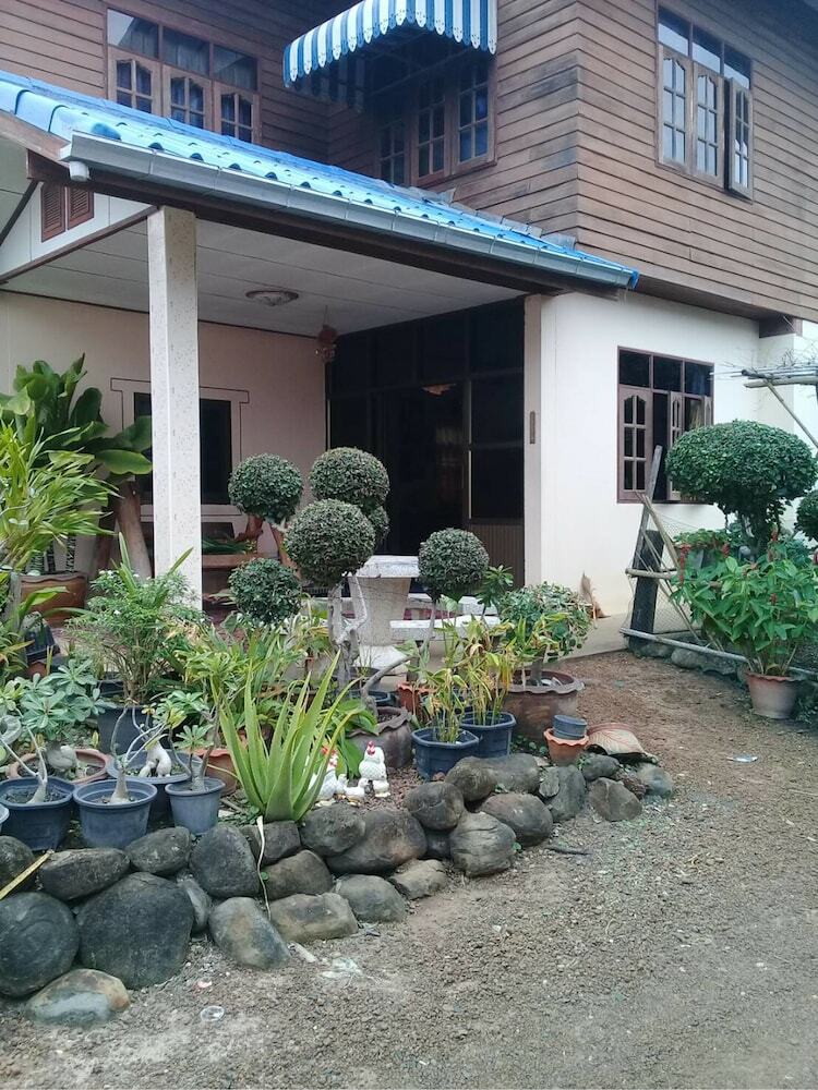 Hotel Baan Kokmuang Homestay