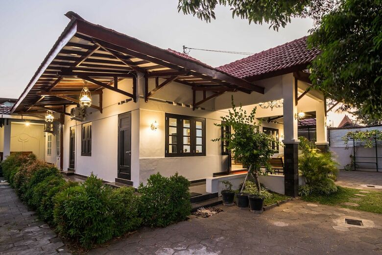 Bed & Breakfast Ndalem Sarengat