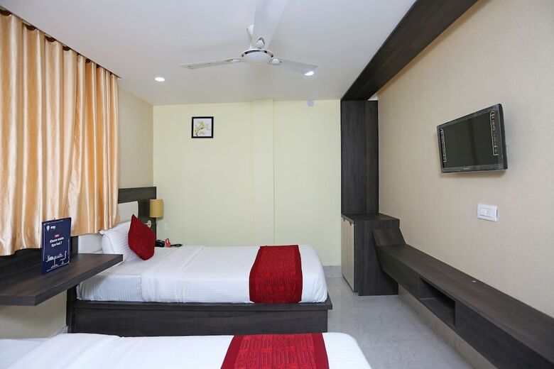 Oyo 6709 Hotel L N International