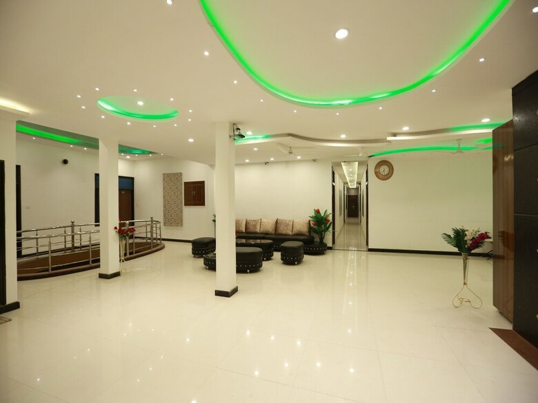 Oyo 8837 Hotel Surya Galaxy
