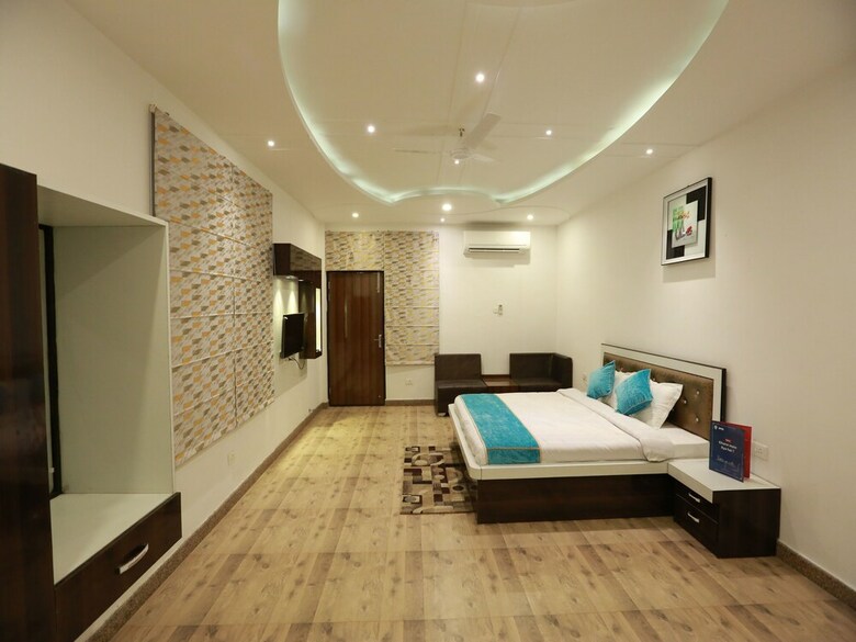 Oyo 8837 Hotel Surya Galaxy