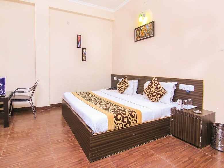Hotel Oyo 8243 Climat Inn