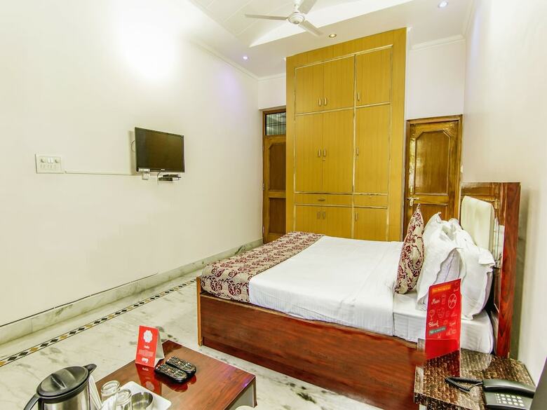 Oyo 9008 Hotel Jmd Inn
