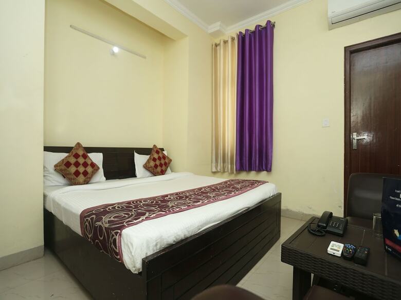 Hotel Oyo 5285 Apartment Impact Associates