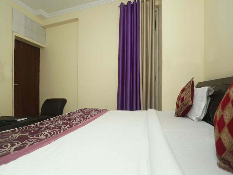 Hotel Oyo 5285 Apartment Impact Associates