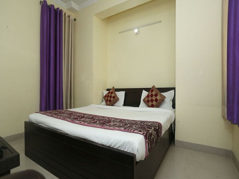 Hotel Oyo 5285 Apartment Impact Associates