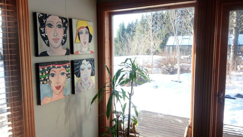 B� Art Studio