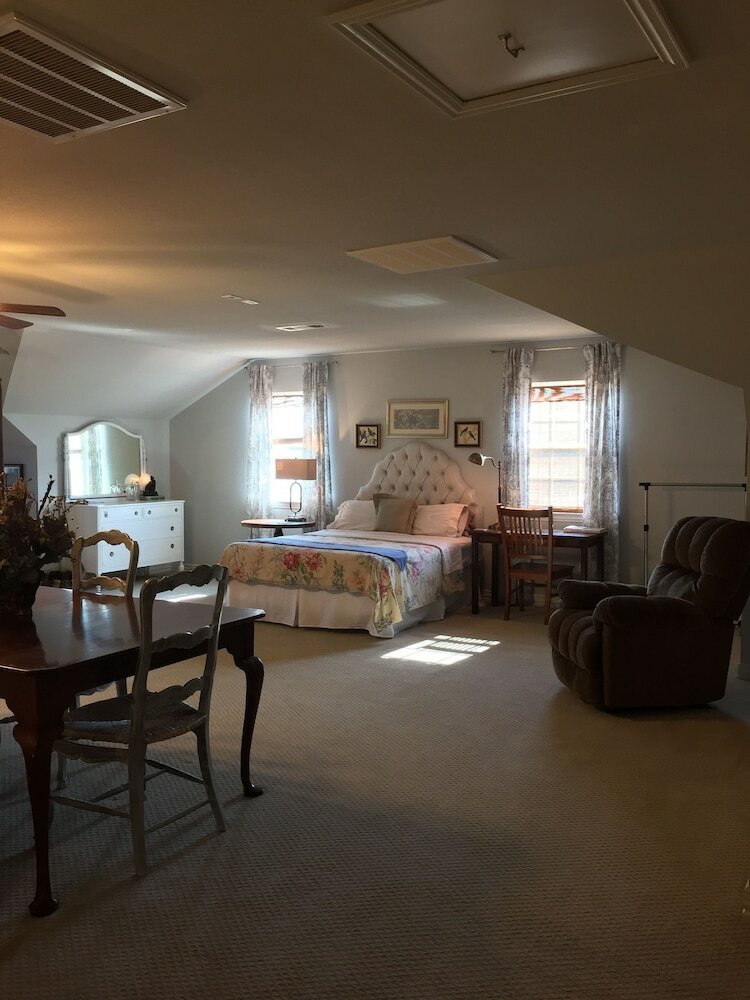 The Big Green House Bed & Breakfast
