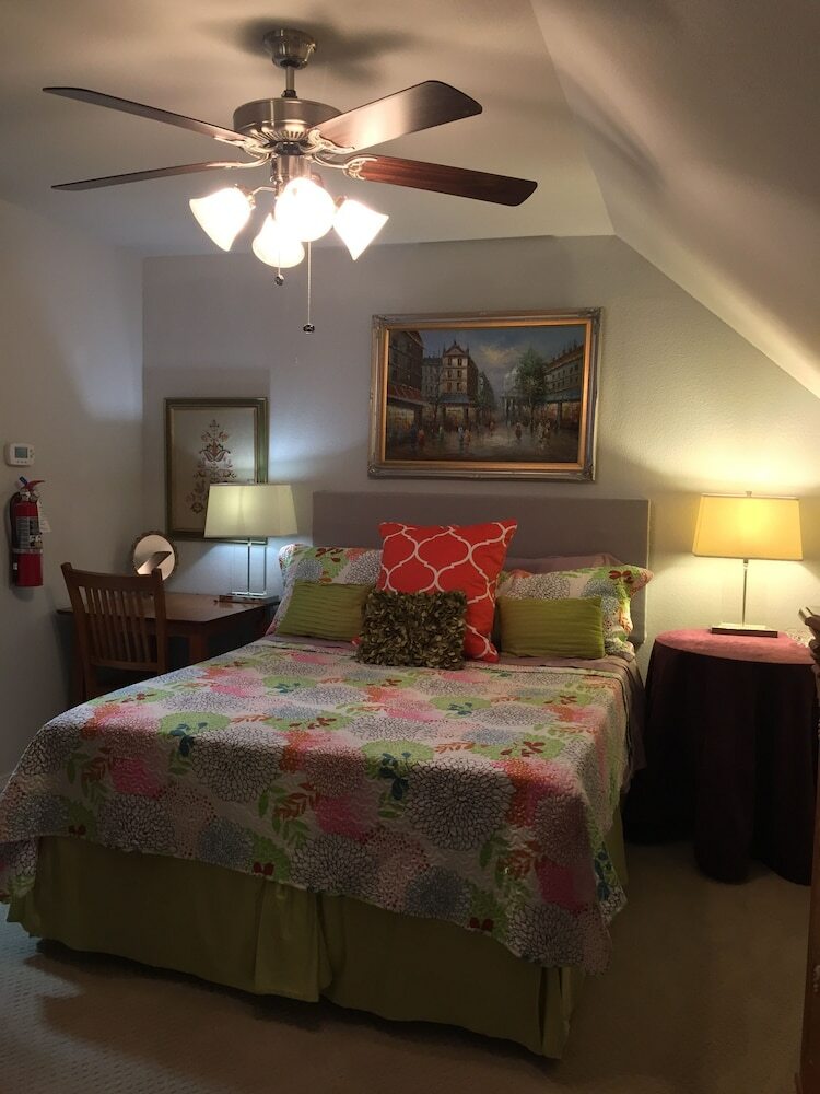 The Big Green House Bed & Breakfast