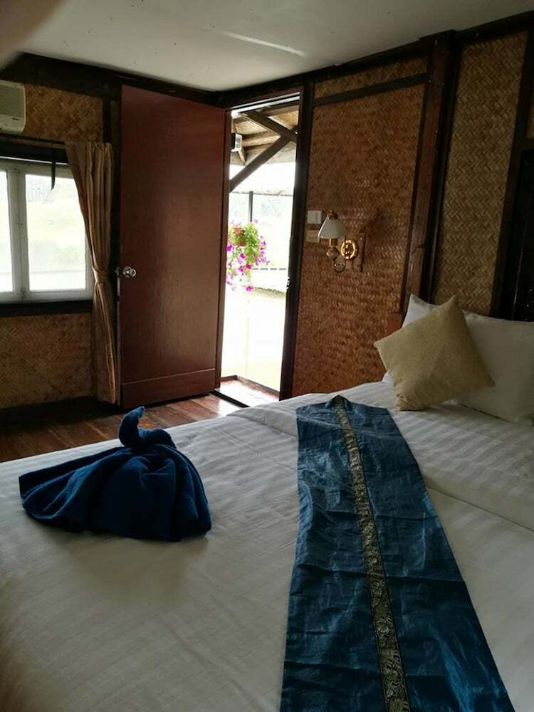 Hotel River Marina Resort