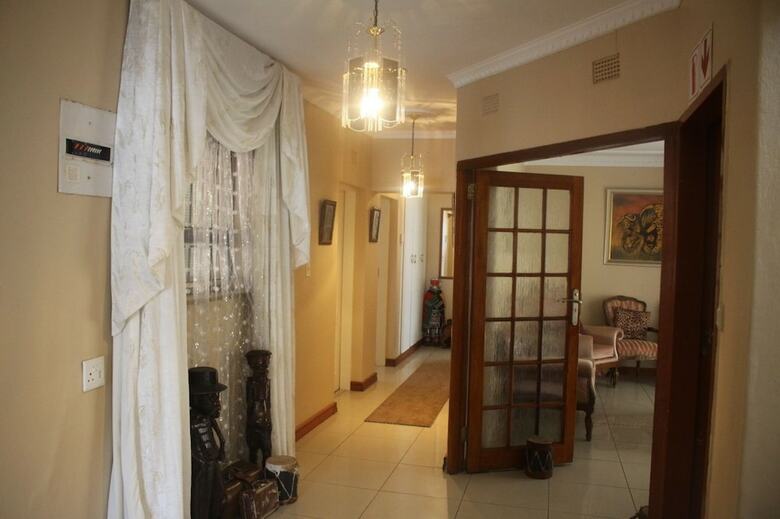 Hotel Lolos Bed & Breakfast