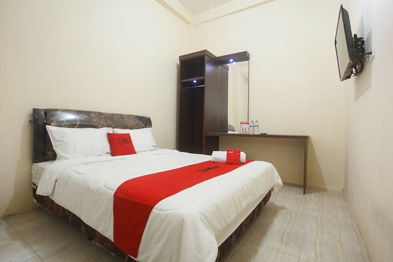 Hotel Reddoorz Near Terminal Bungur Asih
