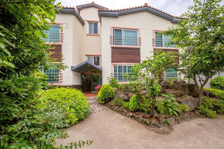 Pension Namchon Full House