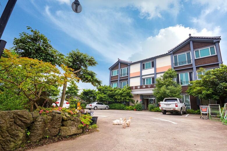 Pension Namchon Full House