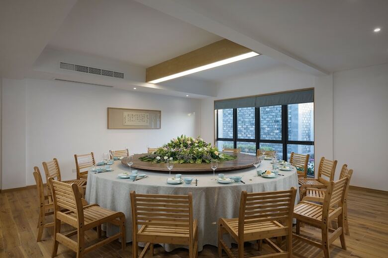 Hotel Bloom Over The Sea By Jinspecial