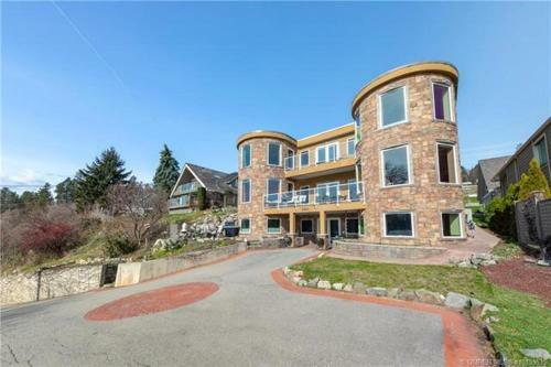 Beach Ave Castle Luxury Vacation Rental