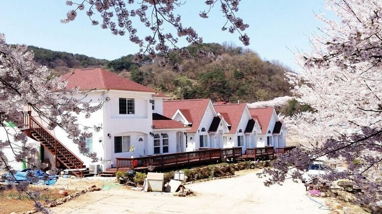 Hapcheonho View Smile Pension