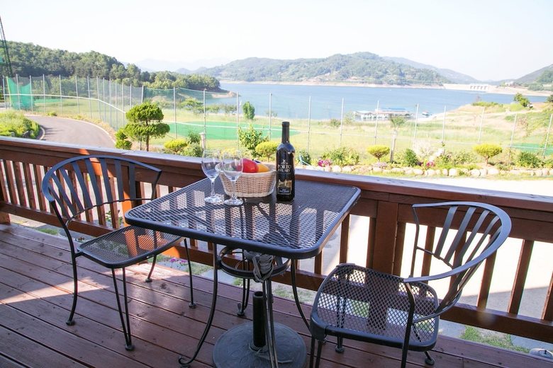Hapcheonho View Smile Pension