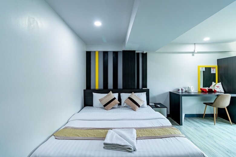Hotel Riski Residence Bangbuathong