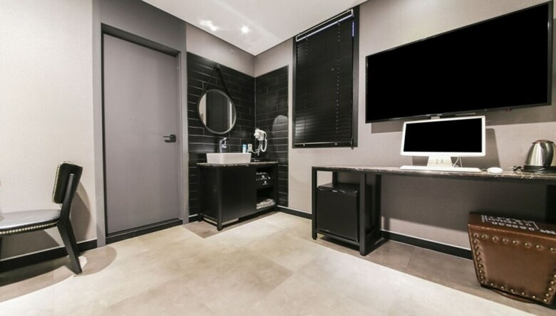 Yangju Hotel Black