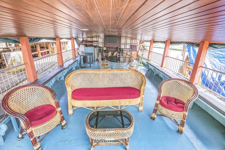 Guesthouser 3 Bhk Houseboat 147b
