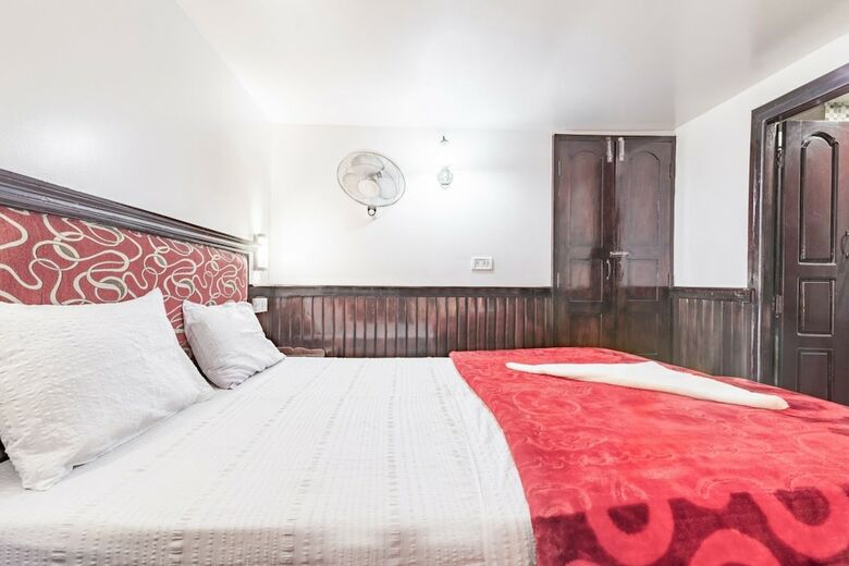 Guesthouser 3 Bhk Houseboat 147b