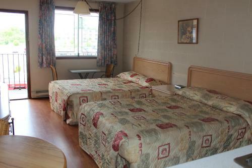 Motel Ritz Inn Niagara & Wedding Chapel