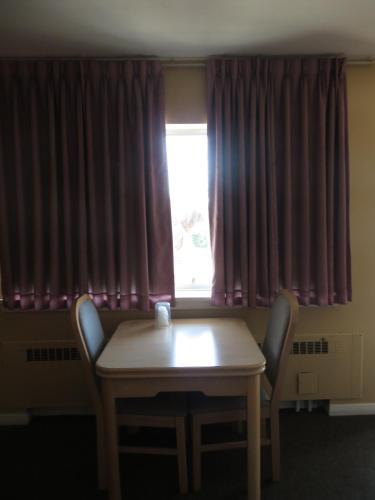 Riverview Motel