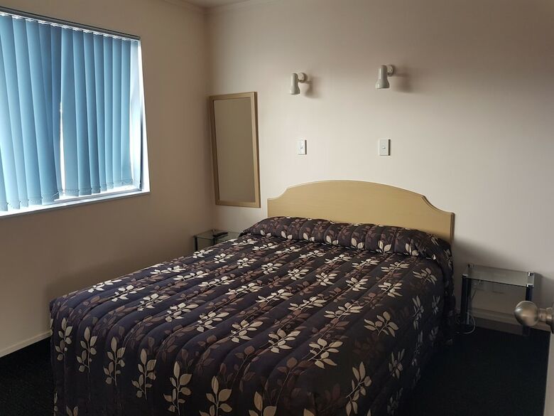 Avenue Heights Motel