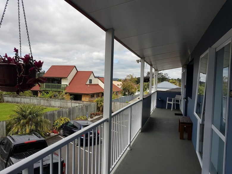 Avenue Heights Motel