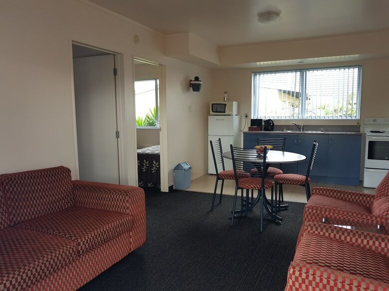 Avenue Heights Motel