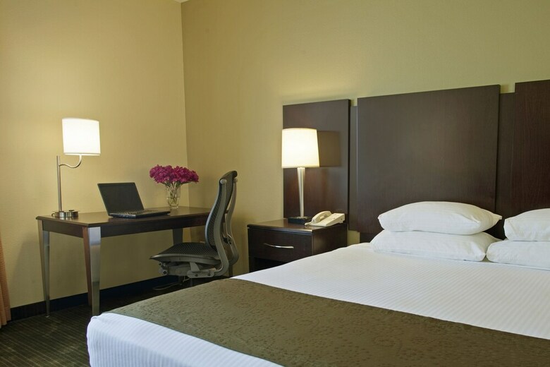 Hotel Best Western Plus Plaza By The Green