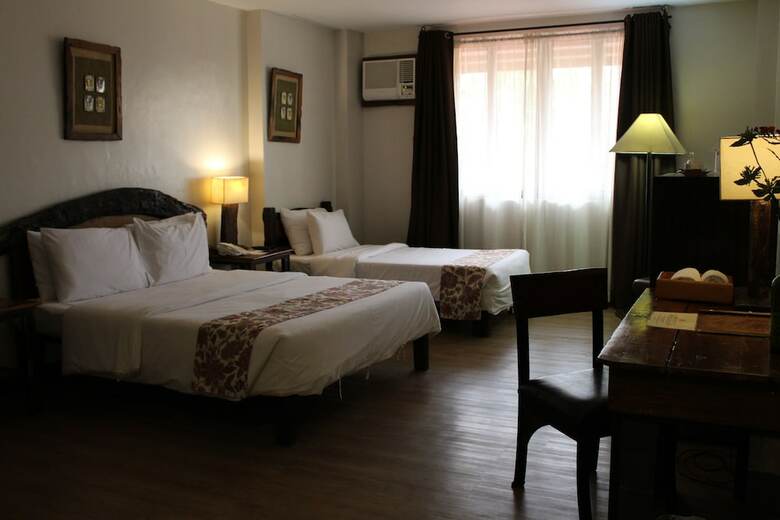 Hotel Nature's Village Resort