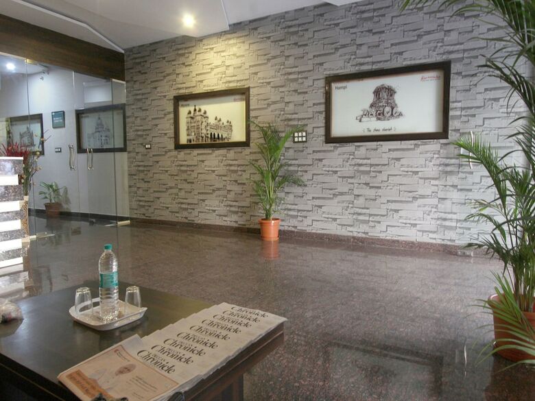 Hotel & Suites By Habitat
