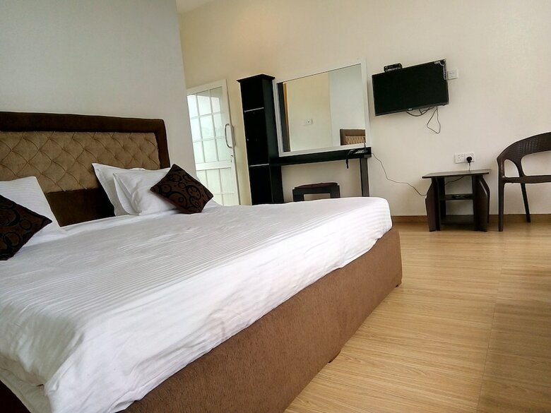 Hill Cool Hotel & Restaurant