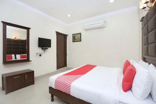 Oyo 12989 White Diamond Hotel