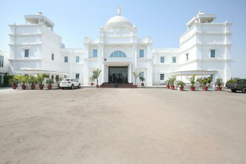 Oyo 12989 White Diamond Hotel