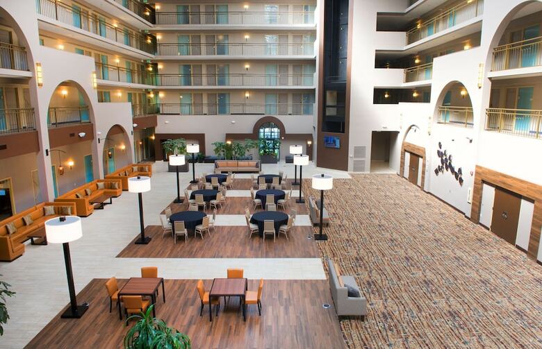 Hotel Embassy Suites By Hilton Seattle North Lynnwood