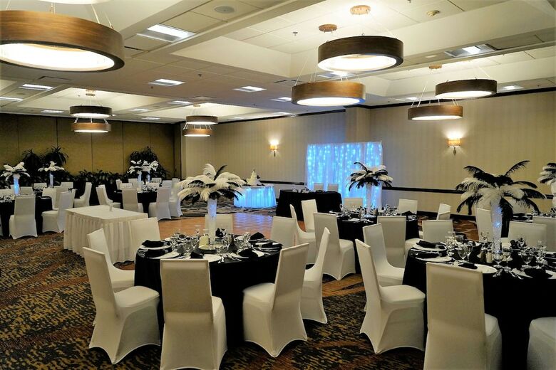 Hotel Embassy Suites By Hilton Seattle North Lynnwood