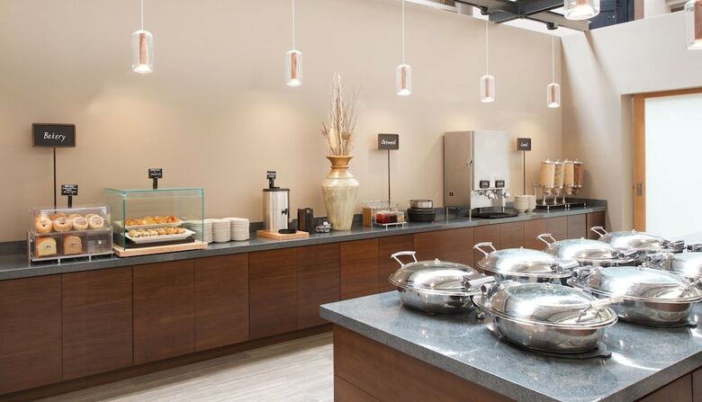 Hotel Embassy Suites By Hilton Seattle North Lynnwood